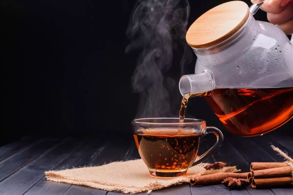 Teh Hitam atau Black Tea Teh Hitam merupakan salah satu jenis teh yang ampuh menurunkan berat badan.