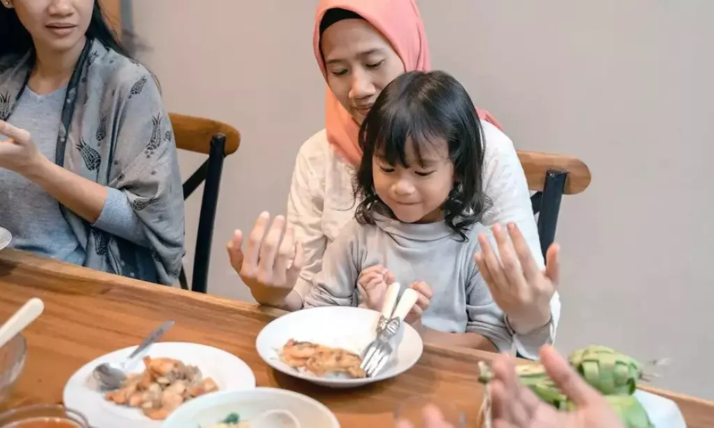 Tips Melatih Anak Berpuasa