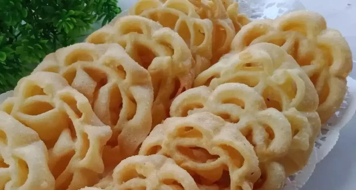 Kembang Goyang Original Kembang goyang merupakan kue kering khas Betawi yang cocok untuk hidangan Lebaran.