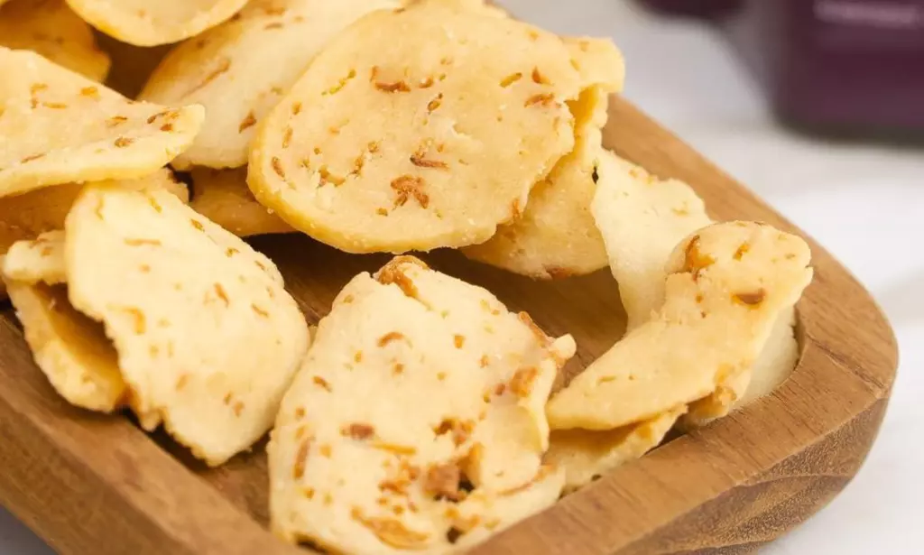 Resep Keripik Bawang, Camilan Renyah dan Gurih yang Cocok Disajikan saat Lebaran