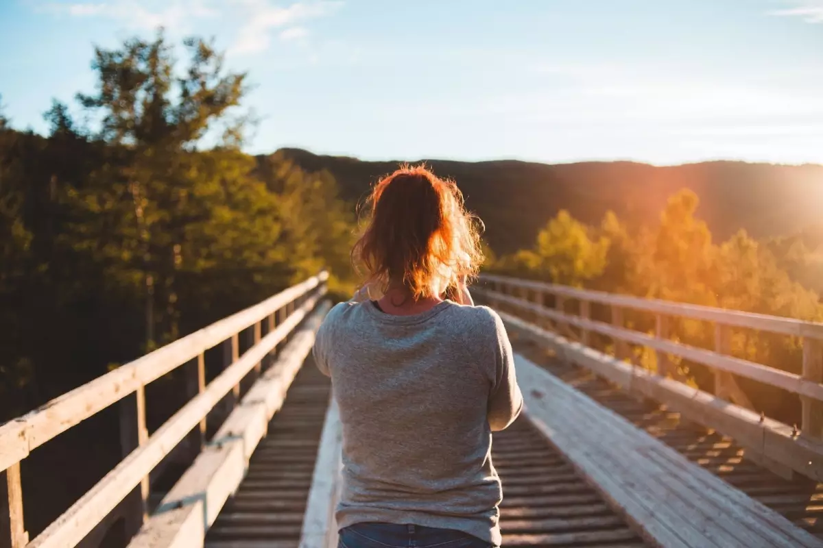 BERI WAKTU PADA DIRI SENDIRI BERI WAKTU PADA DIRI SENDIRI