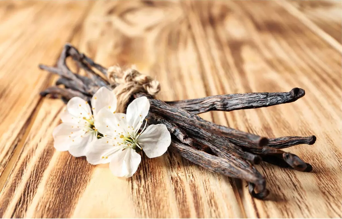 Vanila Vanila merupakan salah satu bahan yang membuat kopi lebih terasa enak.