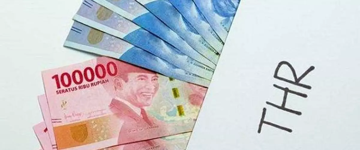 Uang THR Pembagian THR merupakan momen yang paling ditunggu saat menjelang Lebaran.