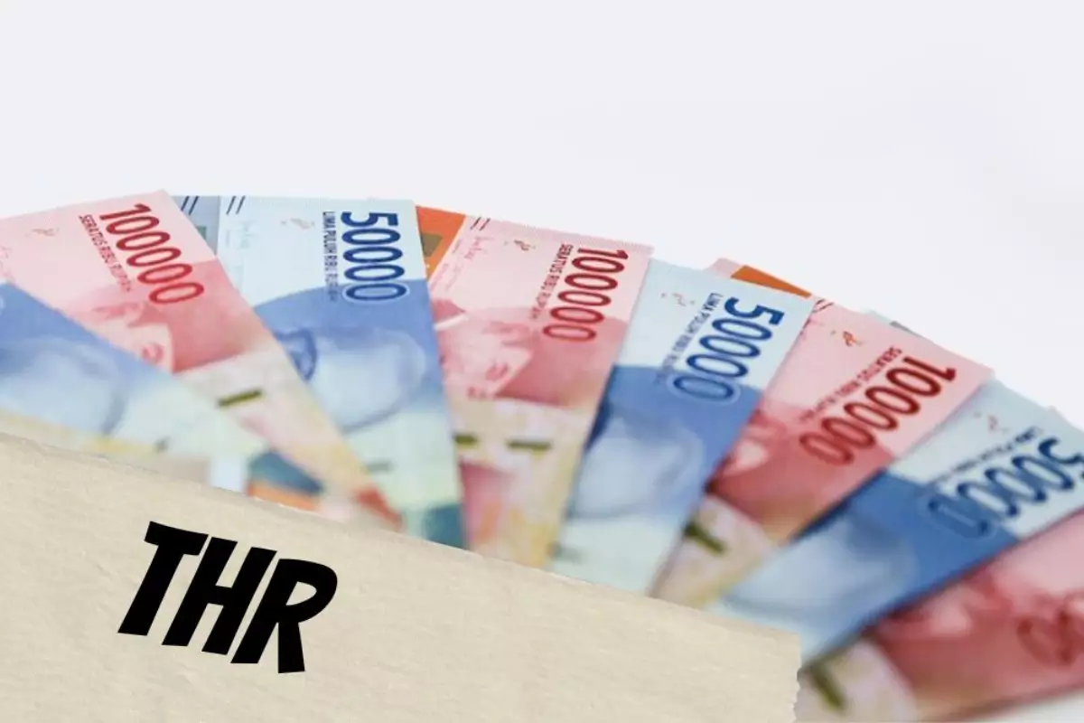 Uang THR Pembagian THR merupakan momen yang paling ditunggu saat menjelang Lebaran.