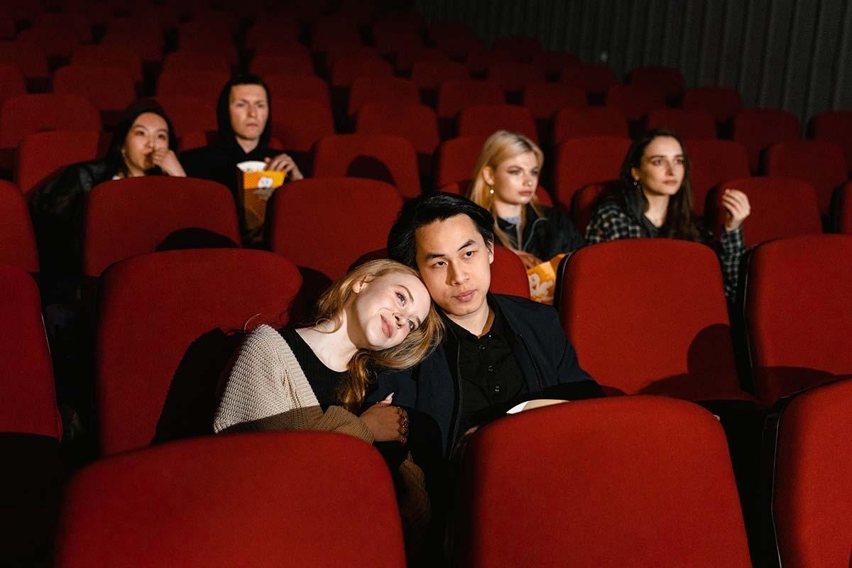 pacaran di bioskop