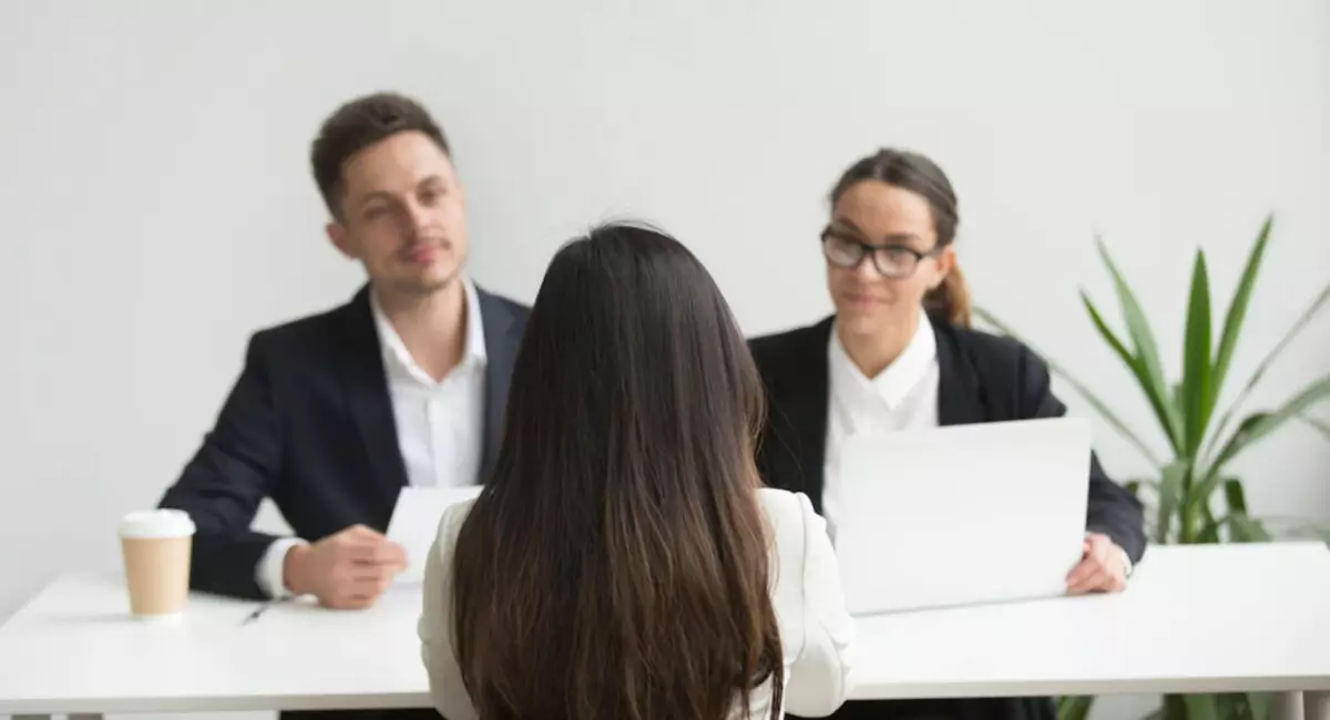 Tunjukkan Antusiasme saat wawancara kerja Tunjukkan Antusiasme saat wawancara kerja