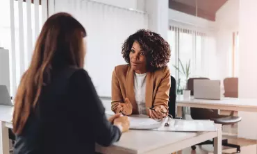 5 Tips Efektif bagi Introvert untuk Berkomunikasi di Tempat Kerja
