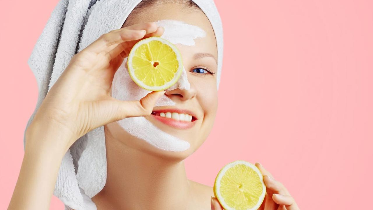Kulit Putih Berseri dengan Masker Lemon